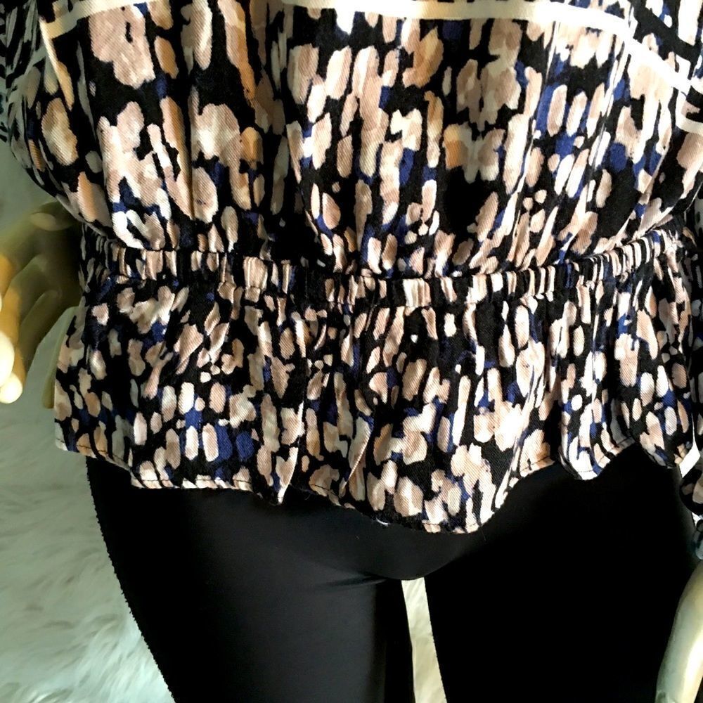 J.Lo Oversized Rayon ruffle bottom top - Picture 4 of 9
